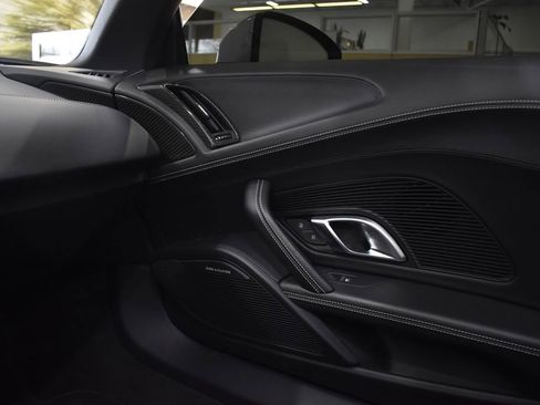 Used 2017 Audi R8 V10 w/ Carbon Exterior Package image 41