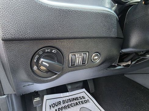 Used 2020 Dodge Charger SXT RWD image 13