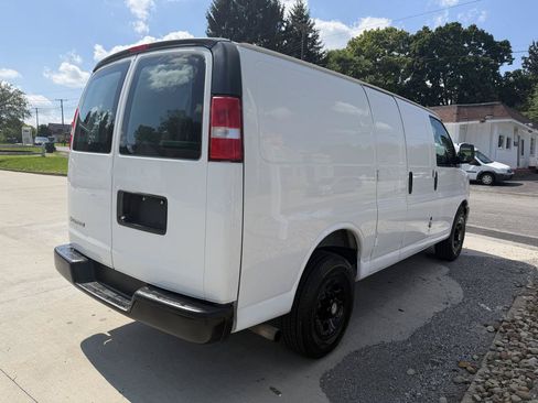 Used 2019 Chevrolet Express 2500 RWD image 5