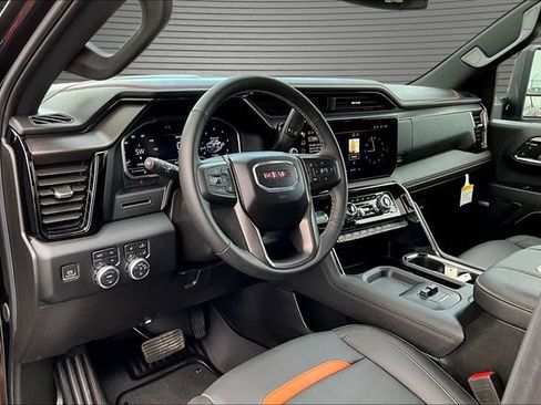 Used 2024 GMC Sierra 2500 AT4 w/ AT4 Preferred Package AWD/4WD image 18