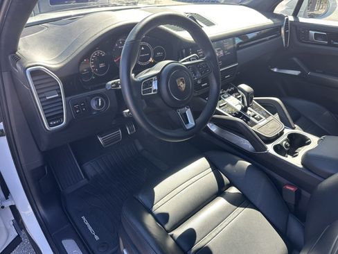 Used 2019 Porsche Cayenne Turbo AWD/4WD image 19