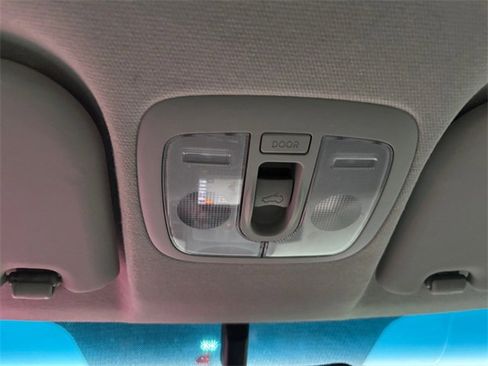 Used 2013 Kia Soul ! w/ Premium Pkg image 25