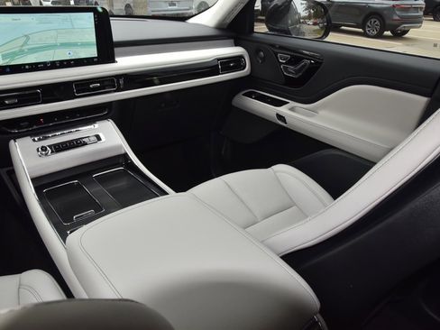 New 2026 Lincoln Aviator Reserve w/ Illumination Package image 18