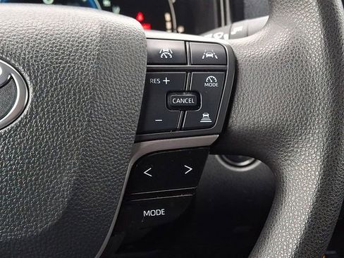 Used 2025 Toyota Camry LE image 21