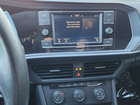 Used 2020 Volkswagen Jetta S w/ Driver Assistance Package image 10