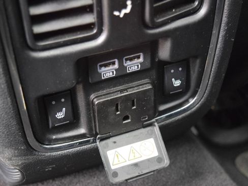 Used 2018 Jeep Grand Cherokee Overland image 40