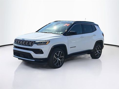 Used 2024 Jeep Compass Limited w/ Elite Group image 3