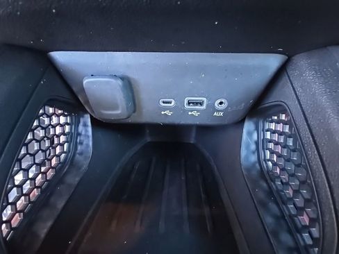 Used 2023 Chevrolet TrailBlazer RS w/ Convenience Package image 18