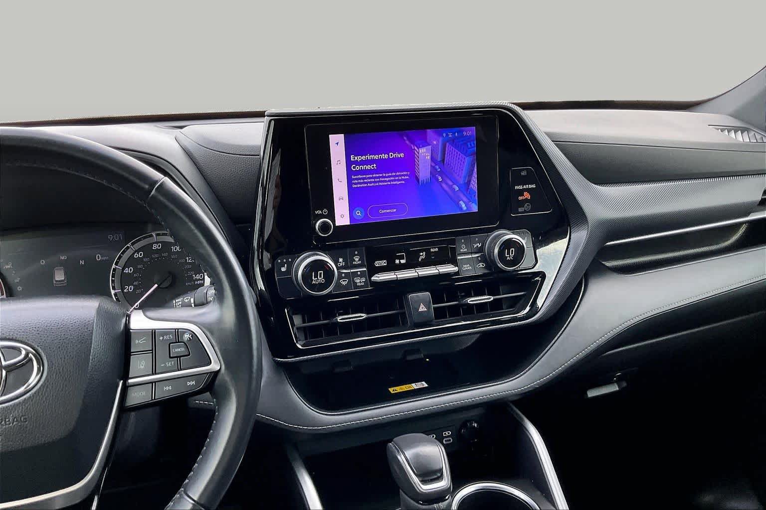 Used 2023 Toyota Highlander XSE FWD image 7
