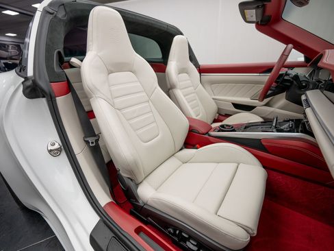 Certified 2026 Porsche 911 Targa 4 GTS AWD/4WD image 23
