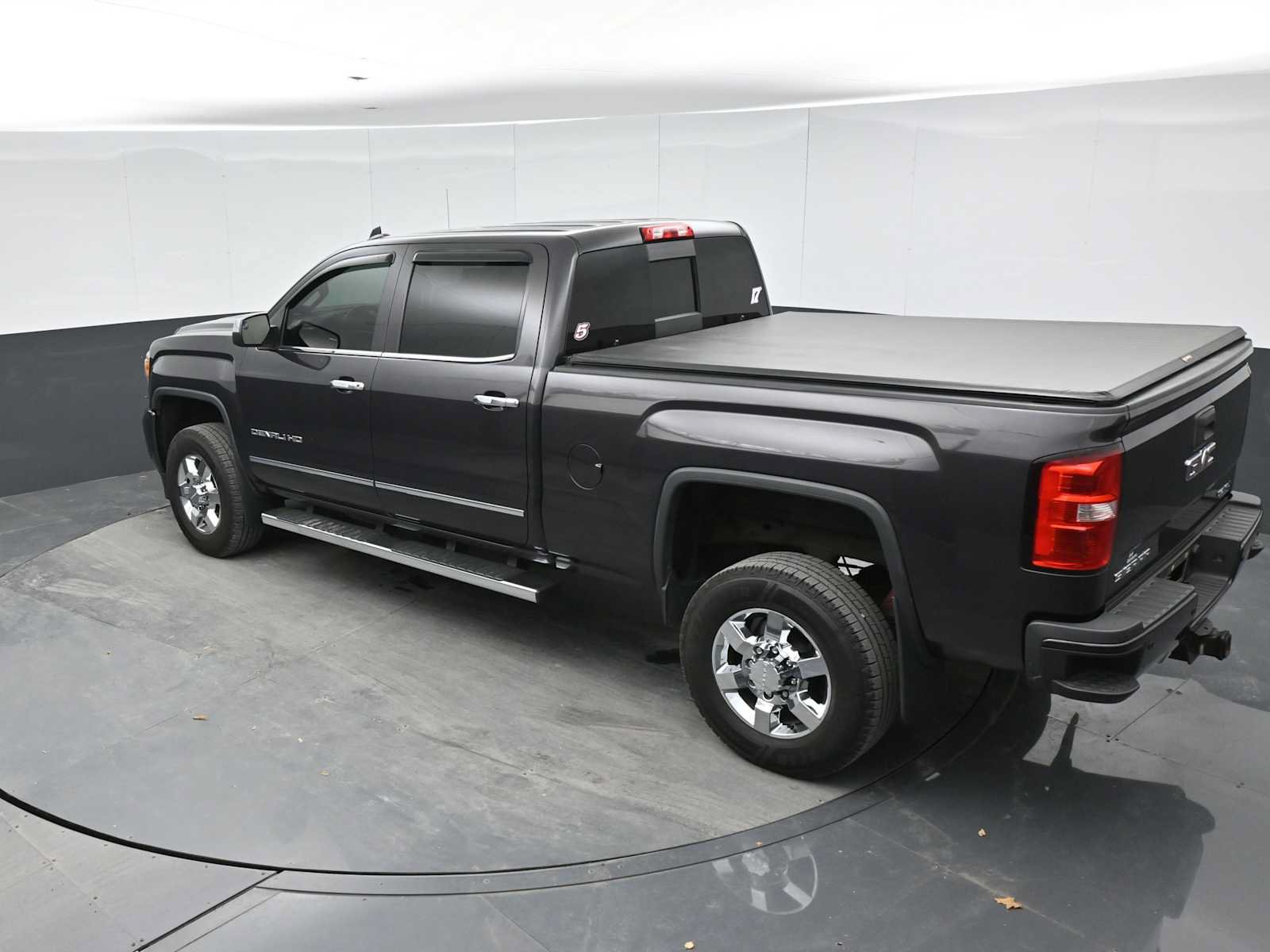 Used 2015 GMC Sierra 2500 Denali w/ Driver Alert Package AWD/4WD image 35
