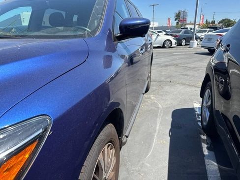 Certified 2020 Nissan Pathfinder SL FWD image 2