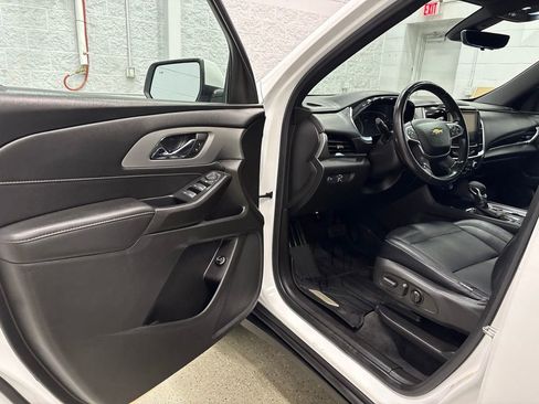 Used 2022 Chevrolet Traverse LT AWD/4WD image 20