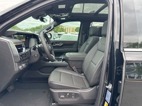 New 2026 GMC Yukon XL Denali w/ Denali Reserve Package AWD/4WD image 17