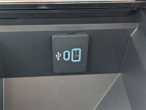 New 2025 Ford F250 Platinum image 18