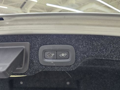 Used 2017 Volvo S90 T6 Inscription w/ Vision Package image 15