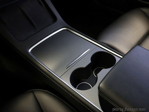 Used 2023 Tesla Model 3 Standard Range image 20