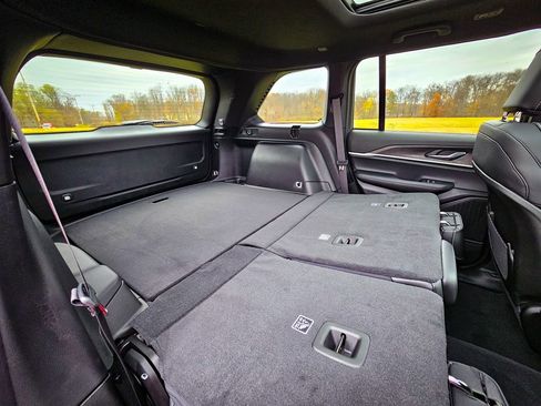 New 2025 Jeep Grand Cherokee Limited image 41