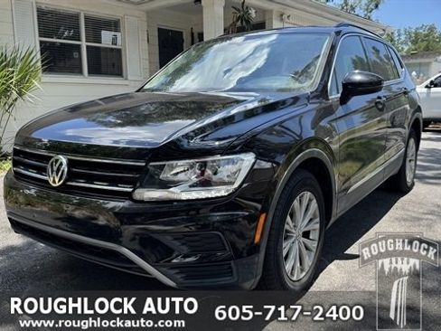 Used 2018 Volkswagen Tiguan SE w/ 3rd Row Seat Package AWD/4WD image 1