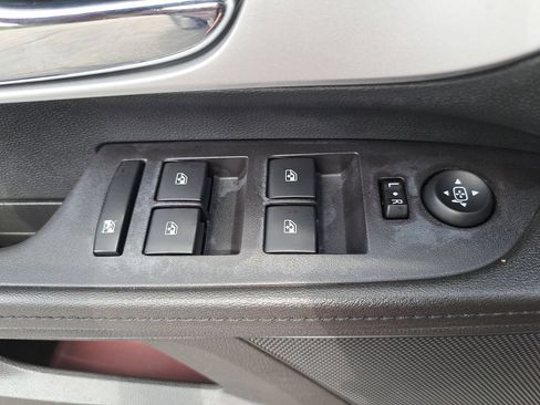 Used 2017 Chevrolet Equinox Premier w/ Enhanced Convenience Package FWD image 26