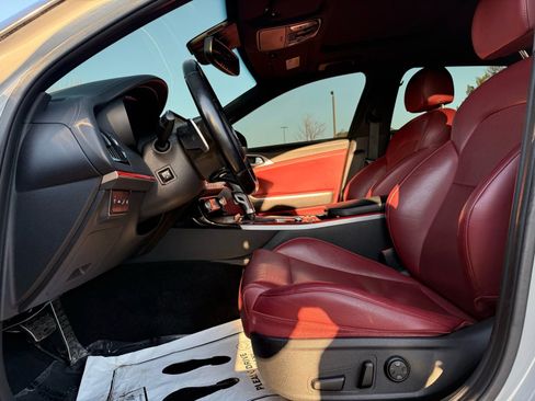 Used 2019 Kia Stinger GT1 image 11