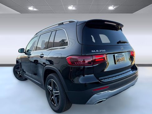 New 2026 Mercedes-Benz GLB 250 image 2