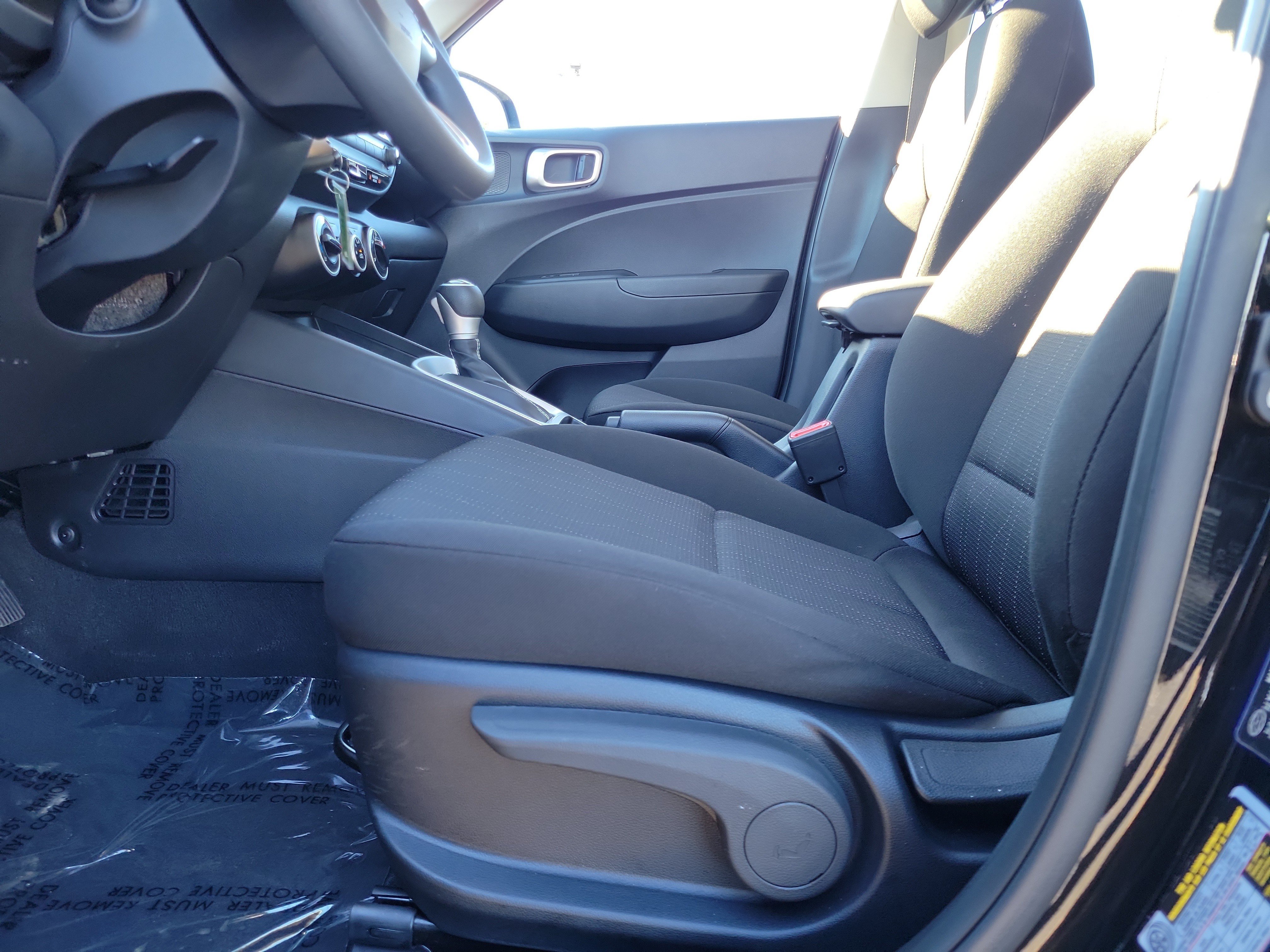 Used 2025 Hyundai Venue SE FWD image 16