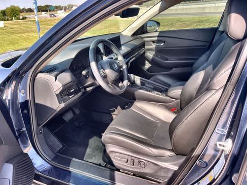 Used 2023 Honda Accord EX-L image 3