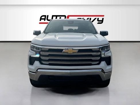 Used 2025 Chevrolet Silverado 1500 LT AWD/4WD image 2
