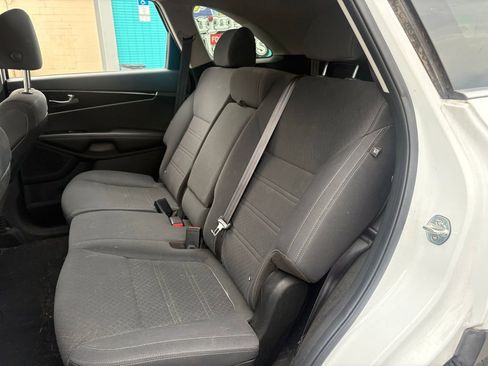 Used 2020 Kia Sorento LX w/ LX I4 Convenience Package FWD image 12
