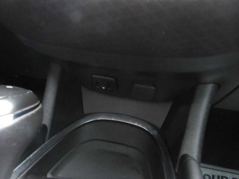 Used 2017 Chevrolet Malibu LT image 15