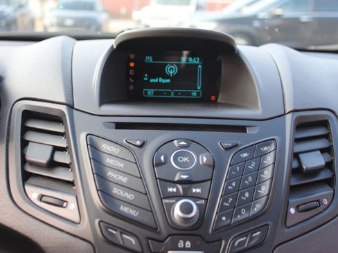 Used 2016 Ford Fiesta SE image 19