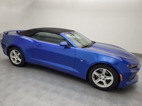 Used 2018 Chevrolet Camaro LT RWD image 11