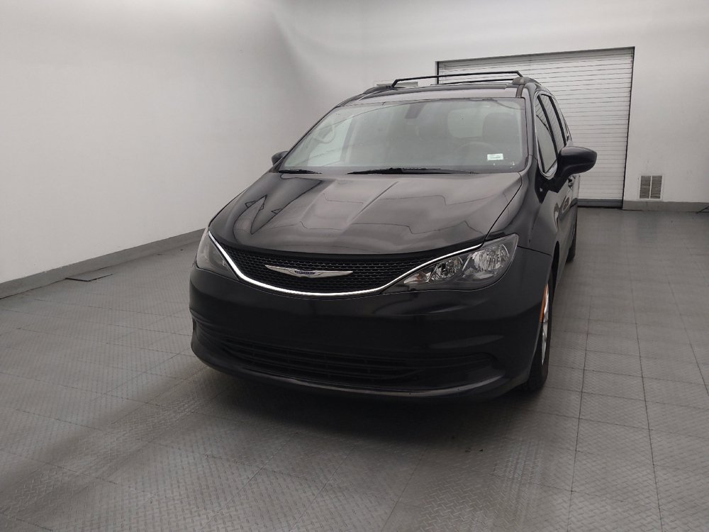 Used 2020 Chrysler Voyager Lxi FWD image 15