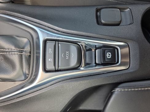 Used 2018 Chevrolet Camaro LT RWD image 39