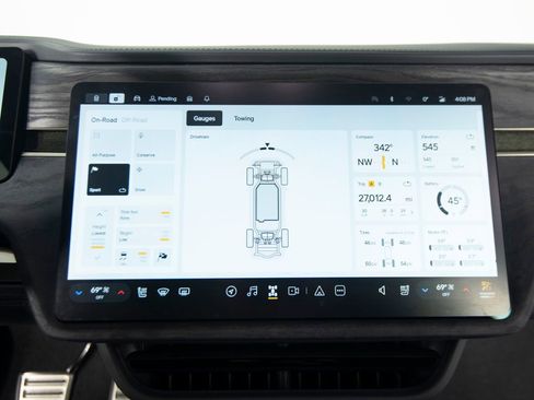 Used 2022 Rivian R1T Adventure image 17