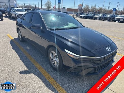 Used 2024 Hyundai Elantra SE FWD image 4
