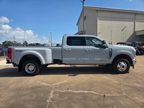 Certified 2025 Ford F350 Lariat w/ Lariat Ultimate Package AWD/4WD image 4