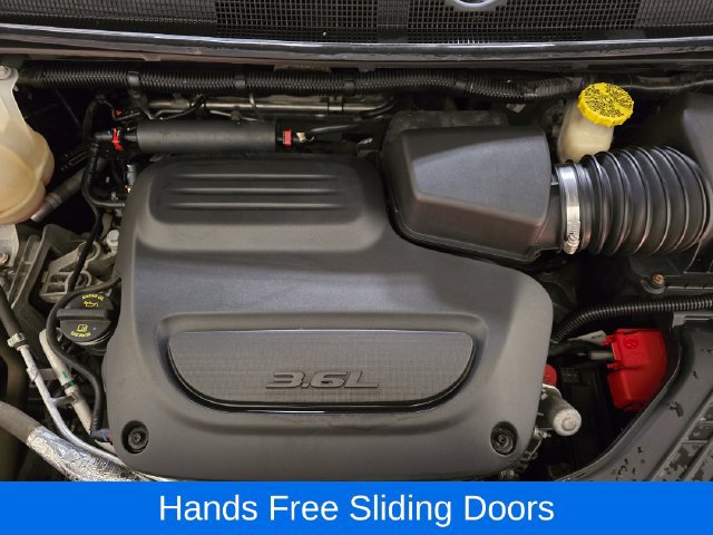 Used 2020 Chrysler Pacifica Touring-L Plus FWD image 11