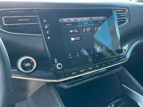 Used 2024 Jeep Wagoneer 4WD image 22