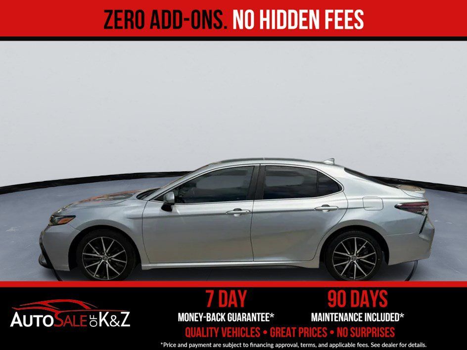 Used 2021 Toyota Camry SE FWD image 3