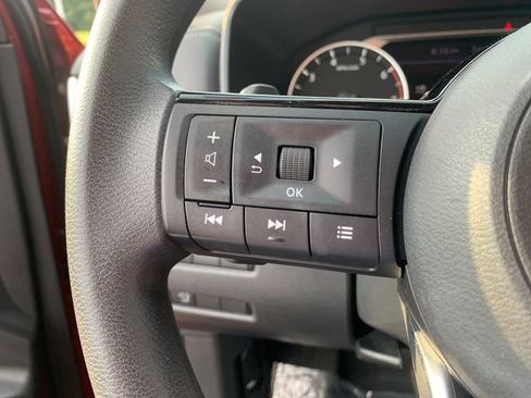 Used 2023 Nissan Rogue SV AWD/4WD image 25