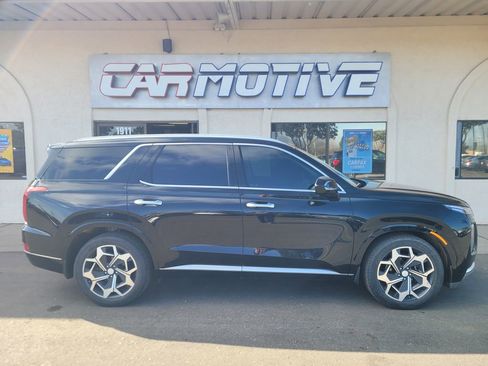 Used 2021 Hyundai Palisade Calligraphy w/ Winter Package image 2