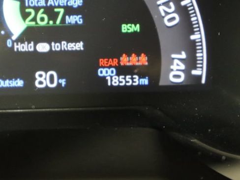 Used 2025 Toyota RAV4 XLE FWD image 33
