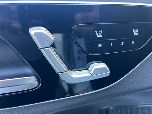 Used 2024 Mercedes-Benz GLC 300 image 23