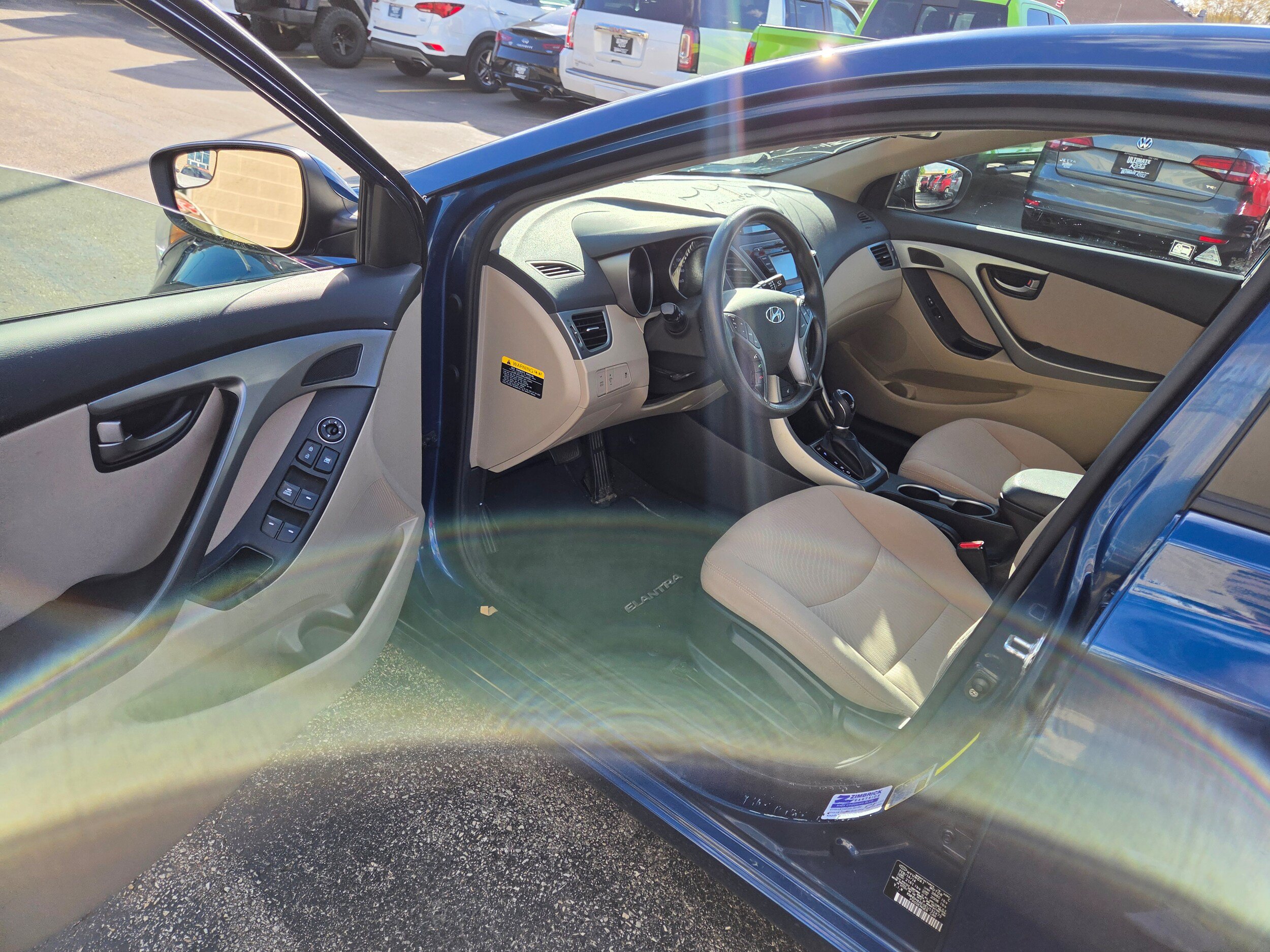 Used 2014 Hyundai Elantra SE w/ Option Group 02 FWD image 5