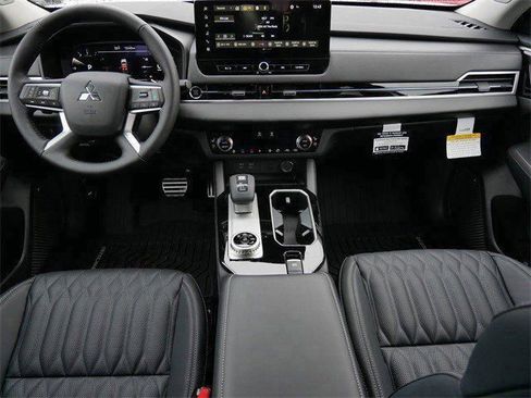 New 2026 Mitsubishi Outlander SEL image 7