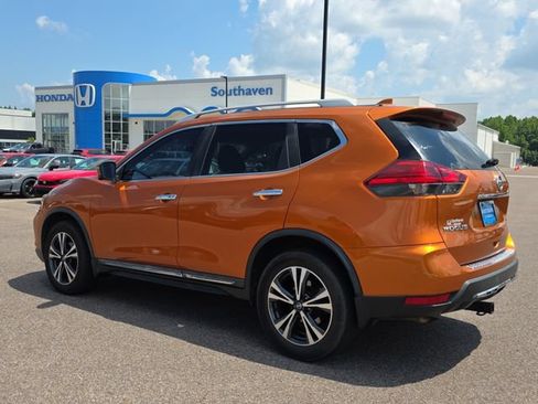 Used 2017 Nissan Rogue SL w/ SL Premium Package AWD/4WD image 5