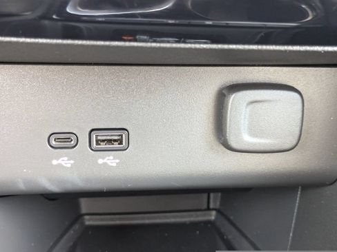 Used 2024 Buick Encore GX Avenir w/ Avenir Technology Package FWD image 26
