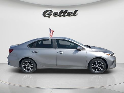 Used 2022 Kia Forte LXS FWD image 4